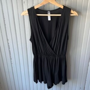 Free press women’s sleeveless romper - Size Small